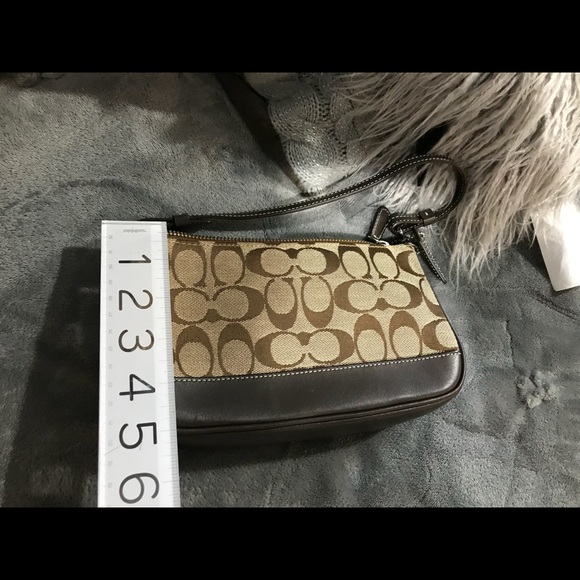 Coach bag - Like new - AUTHENTIC and Really cute - Picture 3 of 4